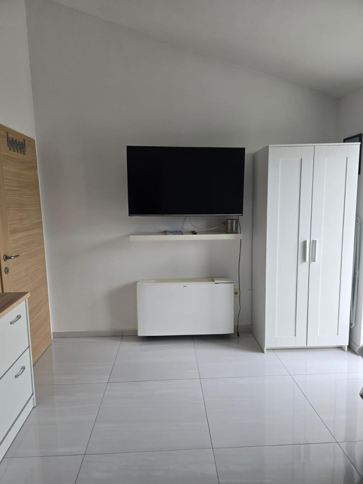 Apartments Sokolovic クルク エクステリア 写真