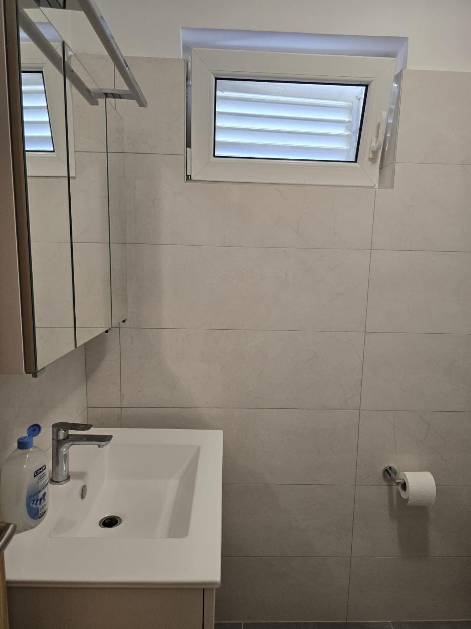 Apartments Sokolovic クルク エクステリア 写真